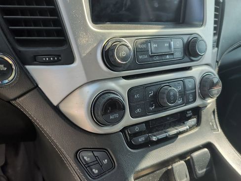 Used 2019 GMC Yukon SLT AWD/4WD image 10