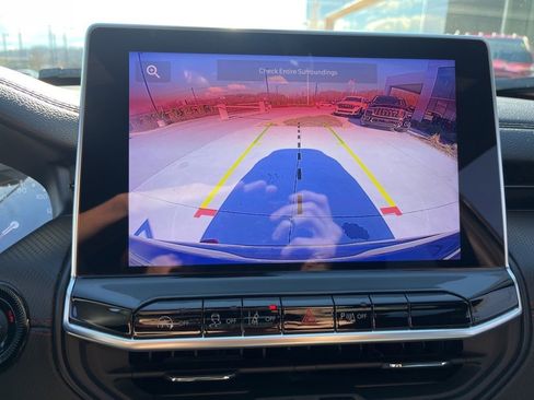 Used 2024 Jeep Compass Trailhawk image 10