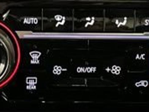 Used 2024 Chevrolet Silverado 2500 LT AWD/4WD image 32