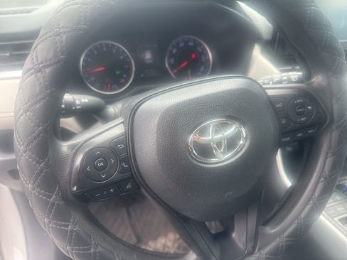 Used 2021 Toyota RAV4 XLE image 23