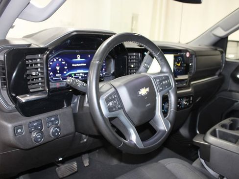 Used 2025 Chevrolet Silverado 1500 LT AWD/4WD image 18