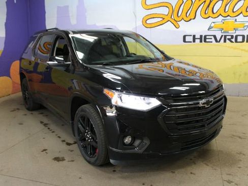 Used 2021 Chevrolet Traverse Premier w/ Redline Edition AWD/4WD image 4