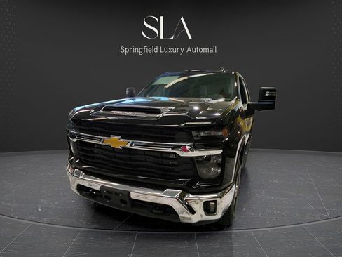 Used 2026 Chevrolet Silverado 2500 LT AWD/4WD image 2