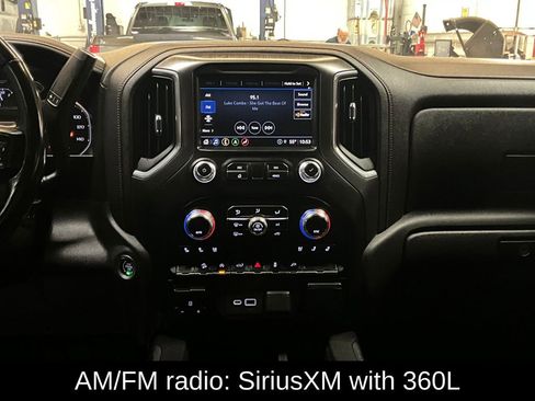 Used 2021 GMC Sierra 1500 AT4 w/ AT4 Preferred Package image 9