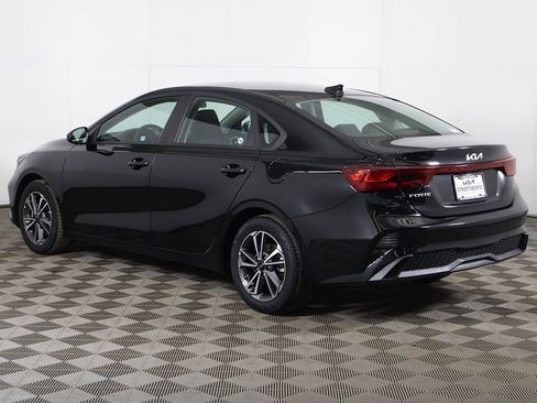 Used 2023 Kia Forte LXS image 7