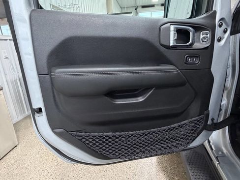 Used 2023 Jeep Wrangler Unlimited Sahara w/ Cold Weather Group image 34