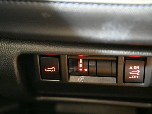 Used 2025 Subaru Forester Premium AWD/4WD image 44