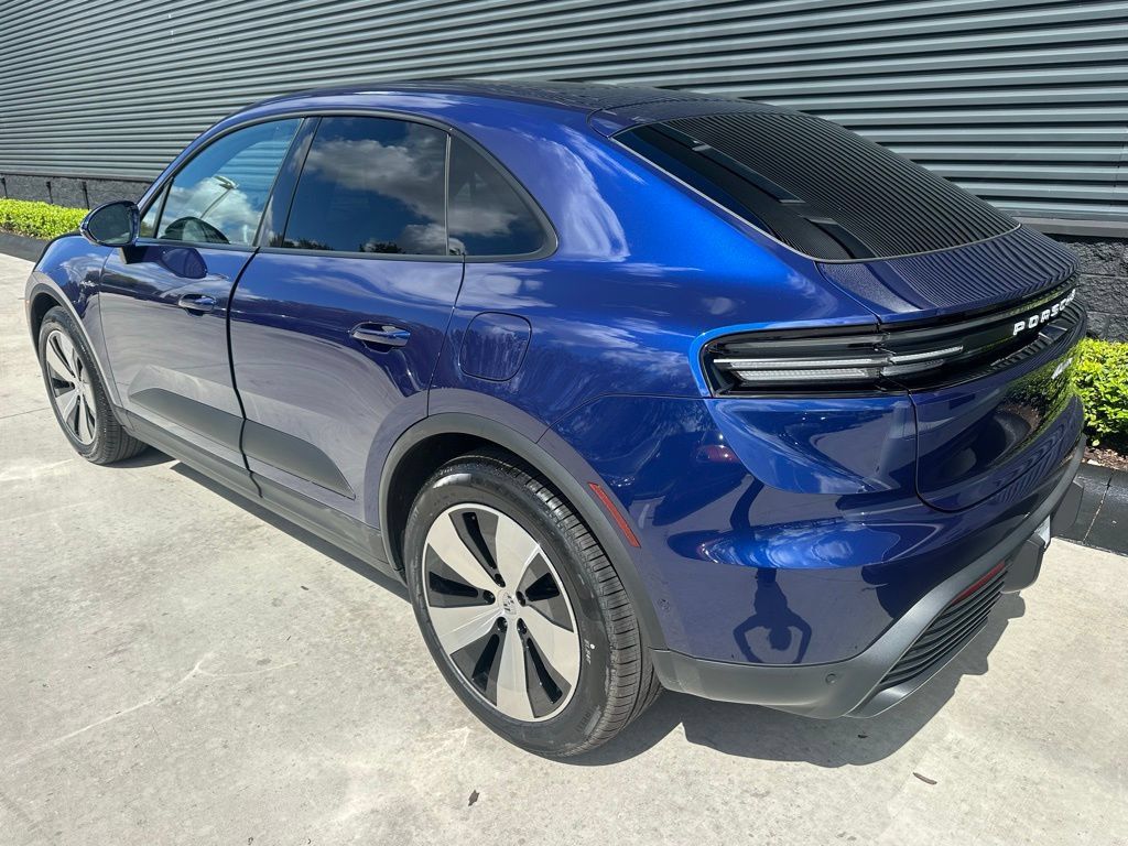 Used 2026 Porsche Macan Electric RWD image 3