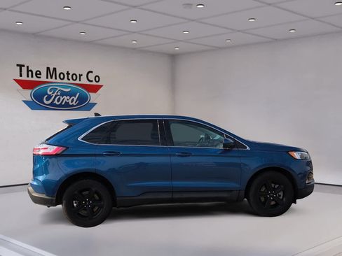 Used 2024 Ford Edge SEL w/ Convenience Package image 4