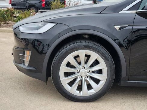 Used 2020 Tesla Model X Long Range image 14