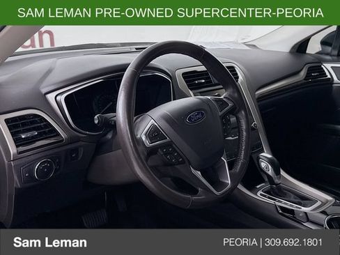 Used 2015 Ford Fusion SE w/ Equipment Group 202A FWD image 9
