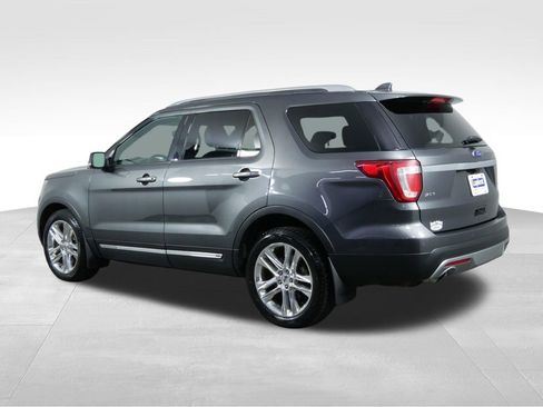 Used 2016 Ford Explorer XLT w/ Equipment Group 202A AWD/4WD image 8