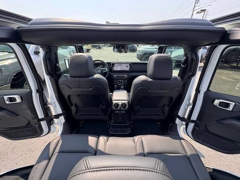 New 2026 Jeep Wrangler Unlimited Sahara w/ Safety Group AWD/4WD image 23