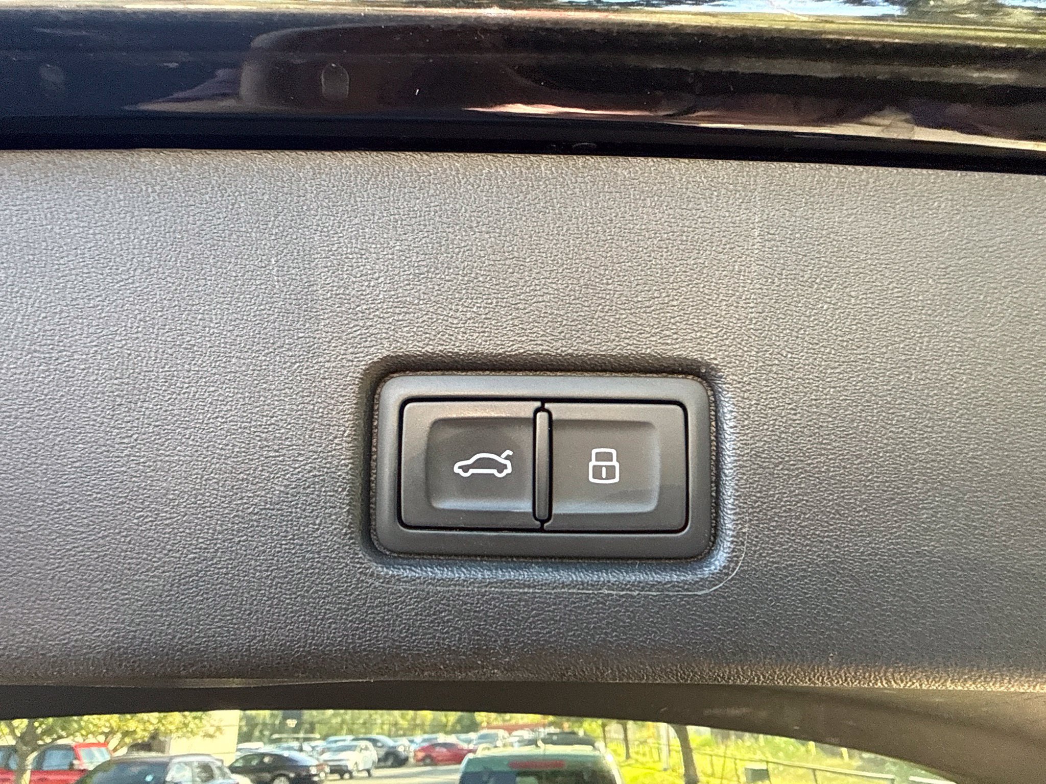 Used 2023 Audi Q4 e-tron Premium Plus w/ Premium Plus RWD image 16