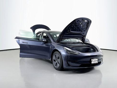 Used 2023 Tesla Model 3 Standard Range image 18