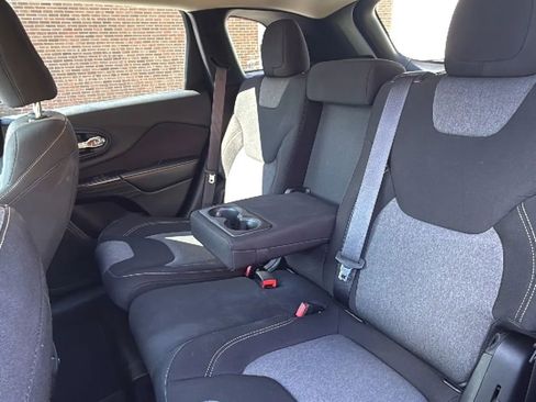 Used 2014 Jeep Cherokee Latitude image 33