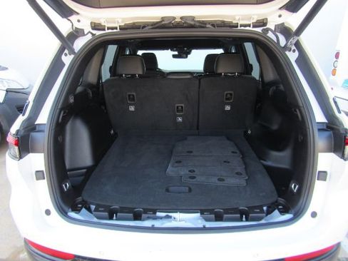 Used 2025 Jeep Grand Cherokee Altitude image 26