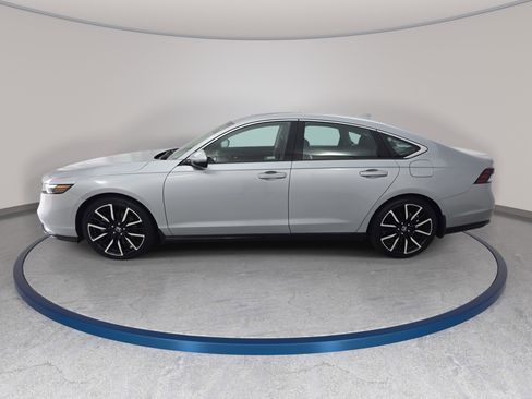 Used 2023 Honda Accord Touring image 8