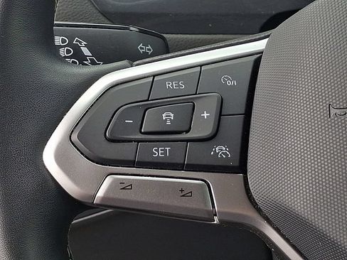 Used 2022 Volkswagen Tiguan SE AWD/4WD image 15