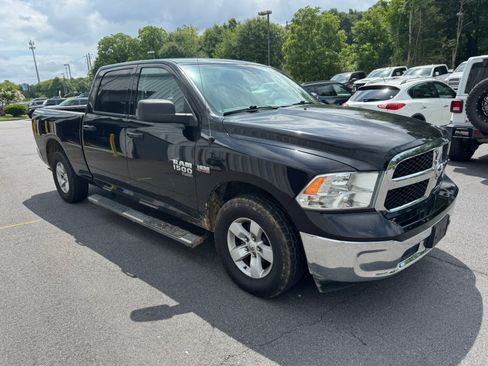 Used 2021 RAM 1500 Classic SLT RWD image 3