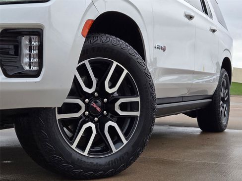 Used 2023 GMC Yukon XL AT4 w/ LPO, Floor Liner Package AWD/4WD image 6