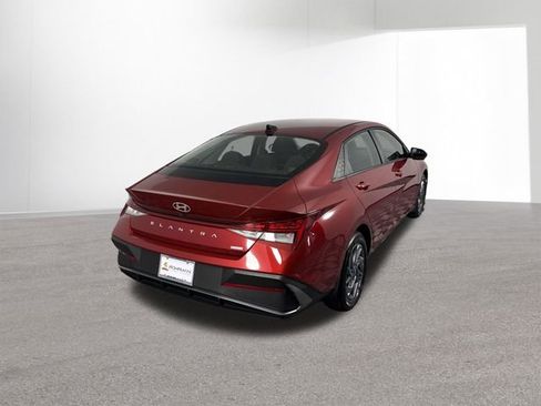 Used 2025 Hyundai Elantra Blue FWD image 34