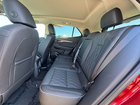 Used 2023 Buick Envision Avenir image 36