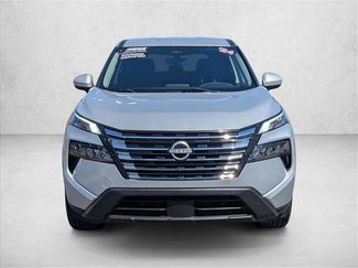 Used 2024 Nissan Rogue SV video 2