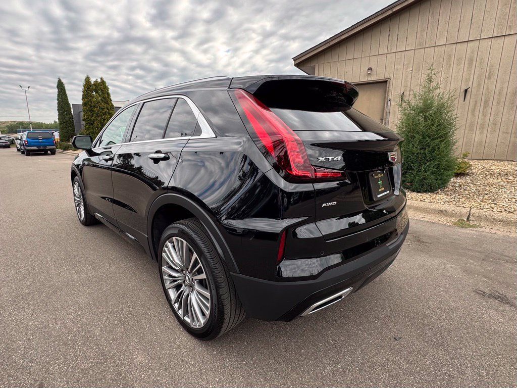 Used 2024 Cadillac XT4 Premium Luxury w/ Technology Package AWD/4WD image 11