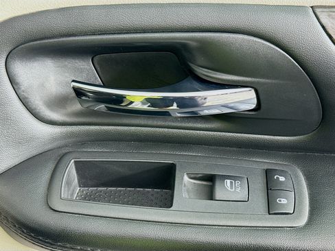 Used 2018 Dodge Grand Caravan SE w/ UConnect Hands-Free Group FWD image 49