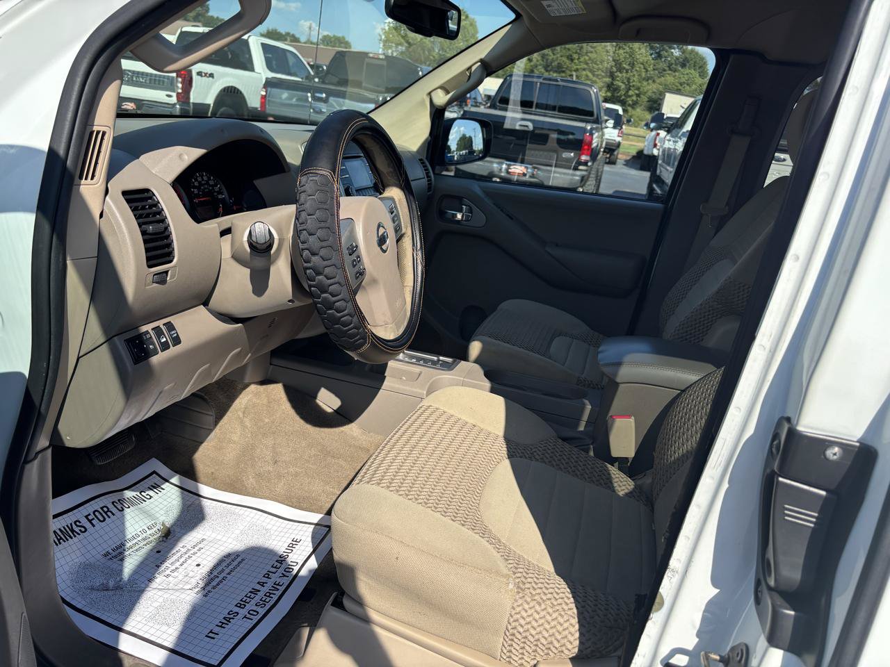 Used 2014 Nissan Frontier SV w/ SV Value Truck Package AWD/4WD image 9