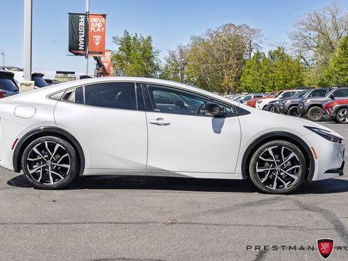 Used 2024 Toyota Prius Prime FWD image 20