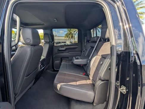 Used 2025 Chevrolet Silverado 1500 High Country w/ Midnight Edition AWD/4WD image 9