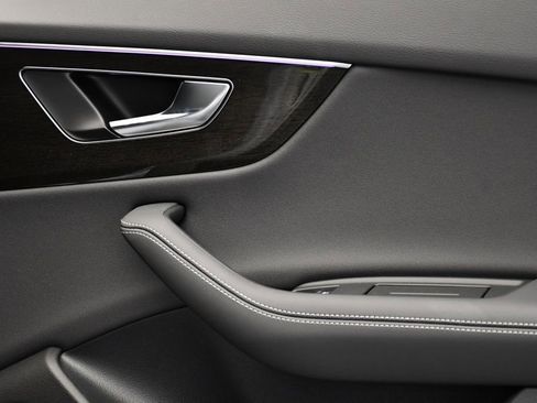 Used 2025 Audi Q8 Premium Plus image 50