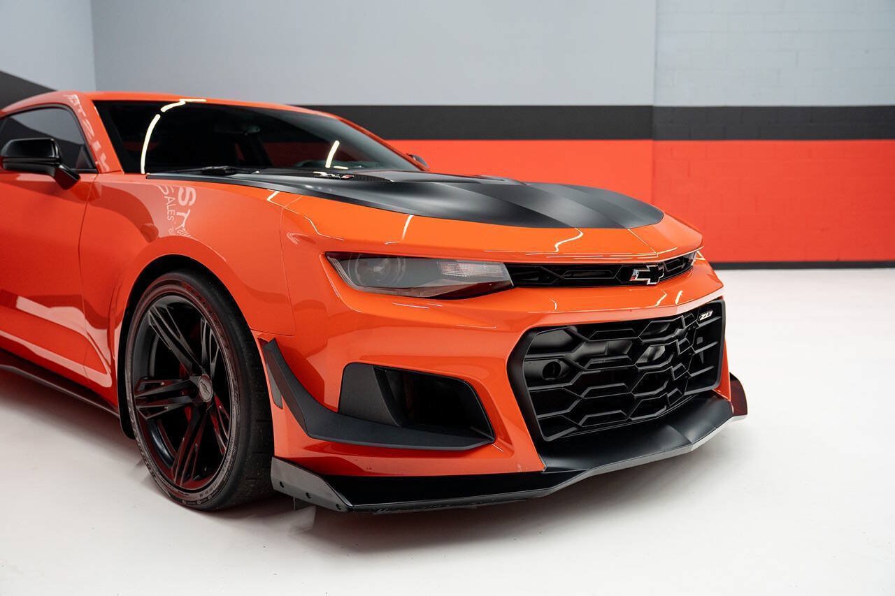 Used 2019 Chevrolet Camaro ZL1 RWD image 8