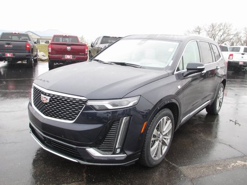 Used 2021 Cadillac XT6 Premium Luxury image 12