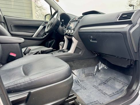 Used 2016 Subaru Forester 2.5i Touring w/ Eyesight & Navigation System image 16