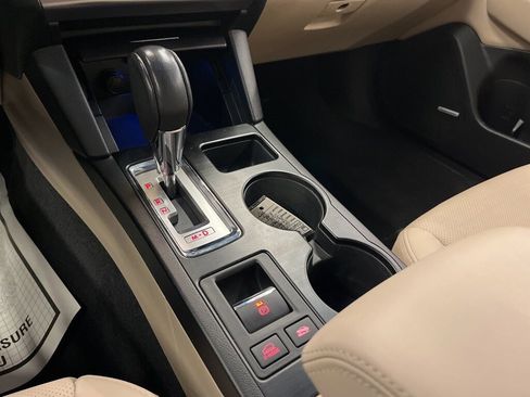 Used 2017 Subaru Outback 3.6R Limited image 26