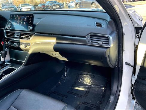 Used 2018 Honda Accord Sport image 15
