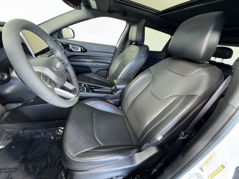Used 2023 Jeep Compass High Altitude w/ Driver Assist Group I AWD/4WD image 13
