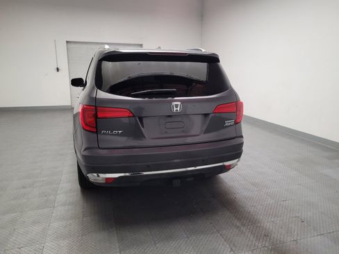 Used 2017 Honda Pilot Touring image 6