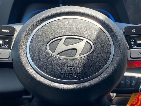 New 2026 Hyundai Elantra SE FWD image 18