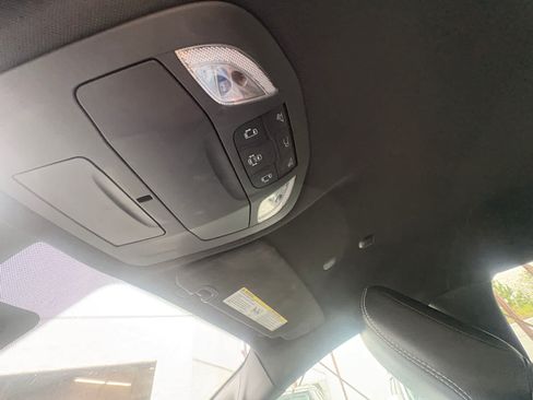 Used 2025 Chrysler Pacifica Select FWD image 25