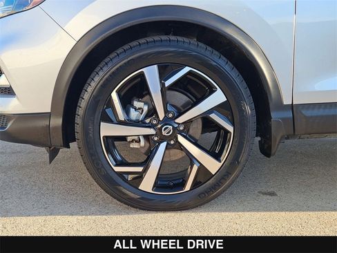 Used 2022 Nissan Rogue Sport SL image 35