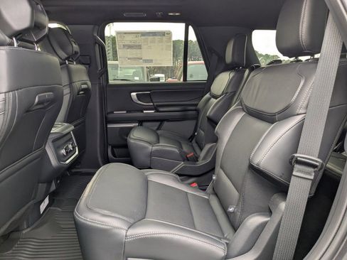 New 2026 Ford Expedition Platinum w/ Stealth Appearance Package image 15