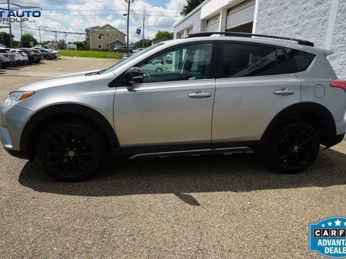 Used 2018 Toyota RAV4 Adventure AWD/4WD image 4