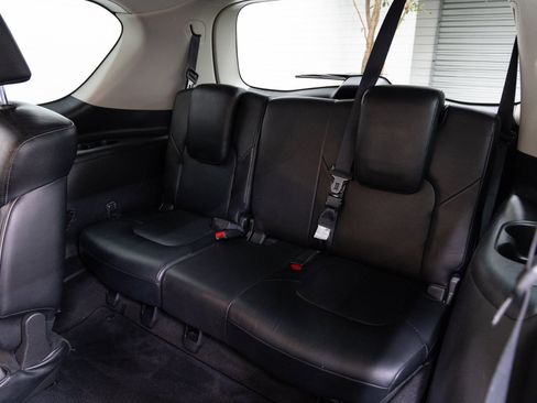 Used 2017 INFINITI QX80 4WD w/ Driver Assistance Package image 9