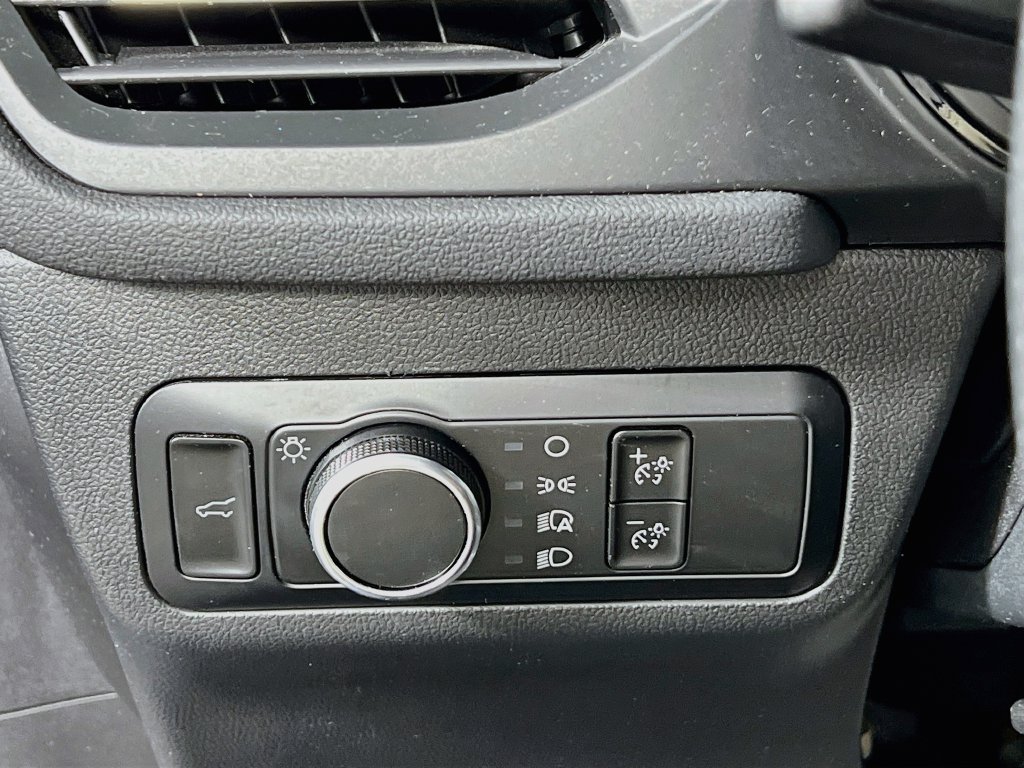 Used 2023 Ford Escape ST-Line w/ Tech Pack #1 AWD/4WD image 9