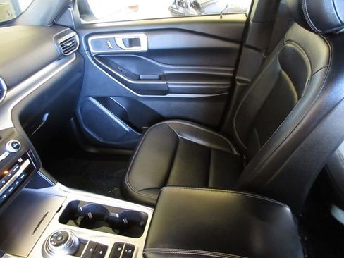 Certified 2020 Ford Explorer XLT w/ Equipment Group 202A image 23