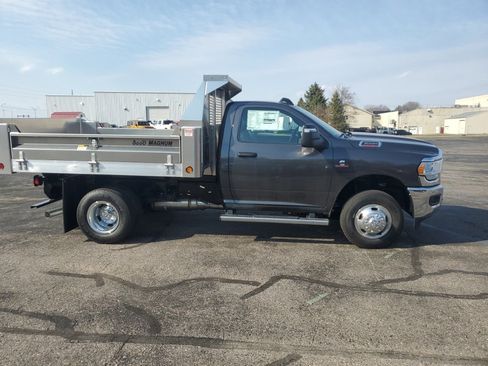 New 2023 RAM 3500 Tradesman image 2